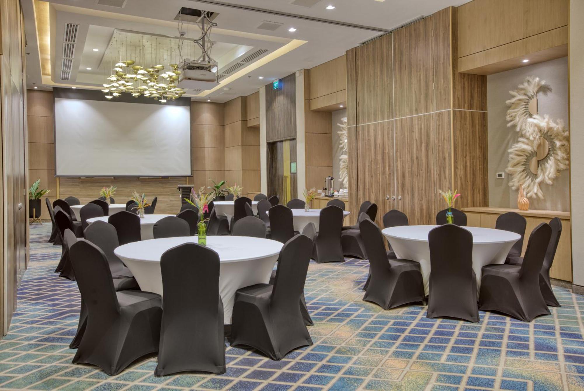 Belmont Hotel Mactan Lapu-Lapu City Exteriör bild
