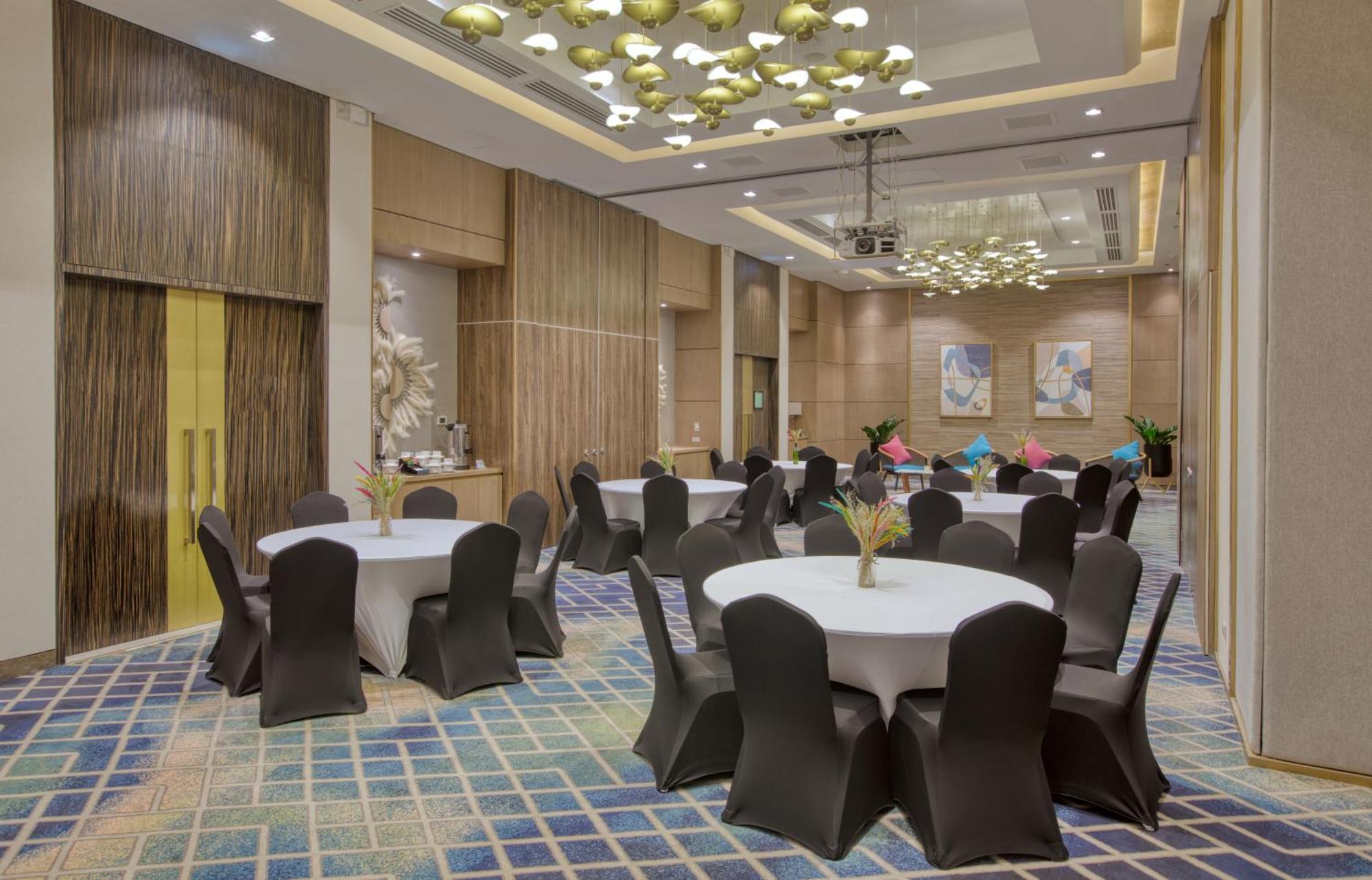 Belmont Hotel Mactan Lapu-Lapu City Exteriör bild