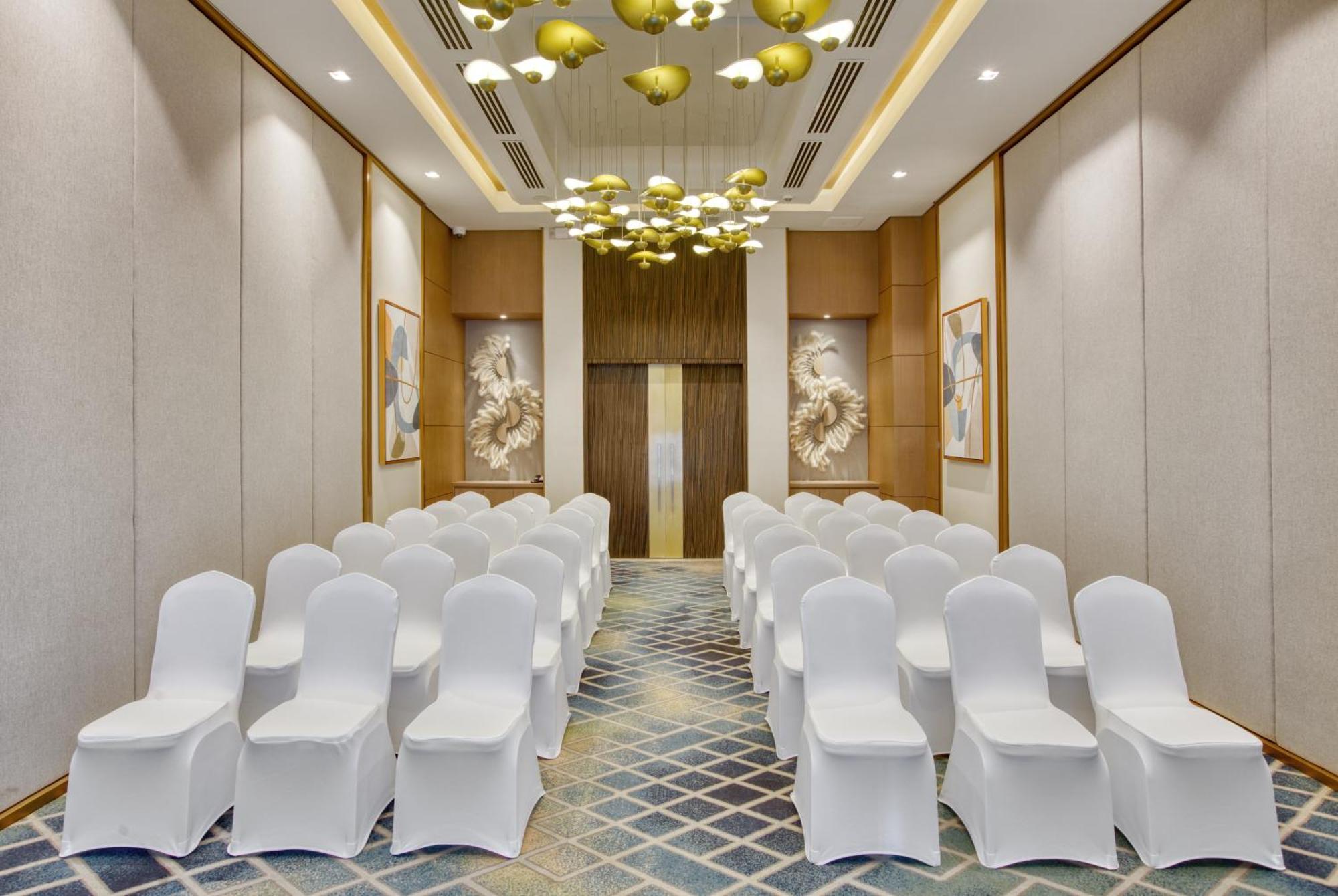 Belmont Hotel Mactan Lapu-Lapu City Exteriör bild