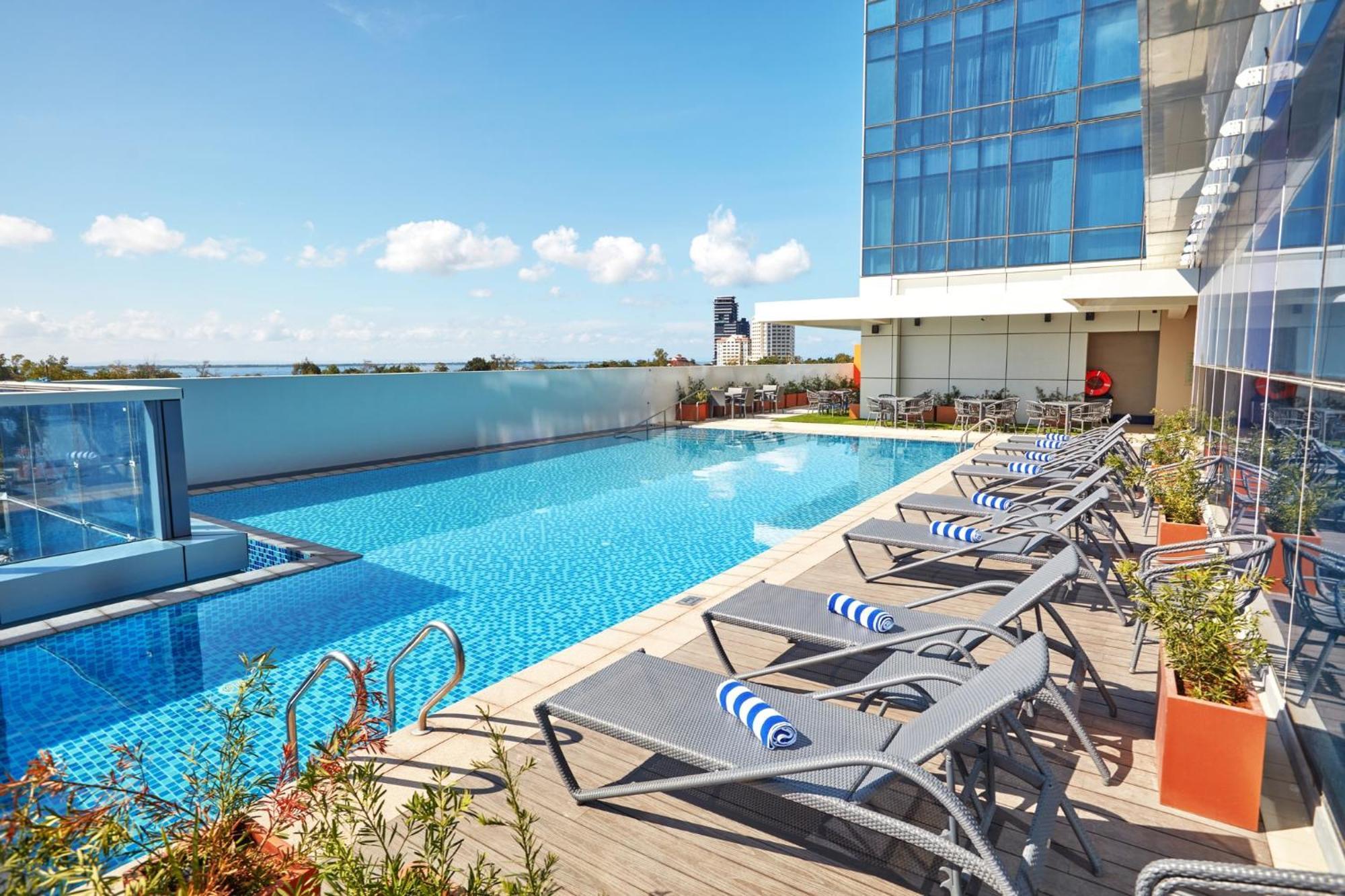 Belmont Hotel Mactan Lapu-Lapu City Exteriör bild