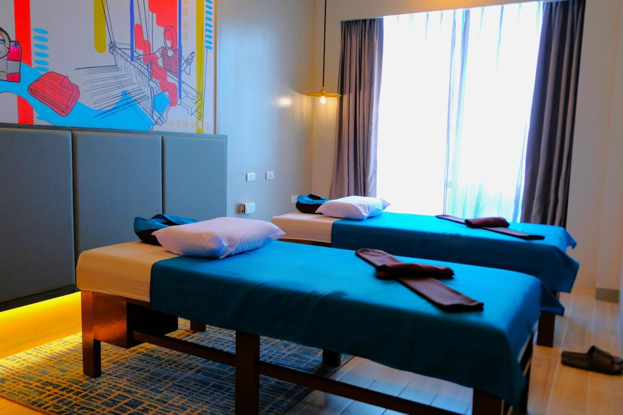 Belmont Hotel Mactan Lapu-Lapu City Exteriör bild
